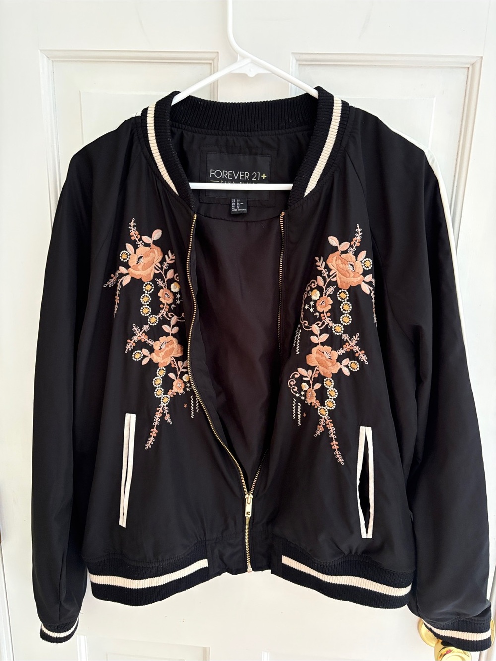 Forever 21 Black Bomber Jacket with Peach Floral Embroidery size Ox excellent